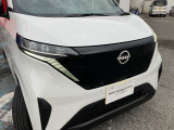 LEDヘッドライト装備。暗い道や、天候の悪い日でも視界良く運転できます。