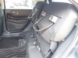 ◆チップアップ&ダイブダウン機構付【ULTR SEAT】は後席座面を左右分割で跳ね上げることができます。トランクで積載できない背の高い荷物をラクラク収納できます。ホンダ車ならではの人気装備です。