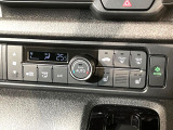 【シートヒーター】寒い日に重宝するシートヒーター!エアコンより早く温まってくれるので寒がりの人も安心ですね♪エアコンの温風は乾燥するから苦手、という方にもをおすすめです。
