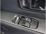 運転席オートパワーウィンドウです。