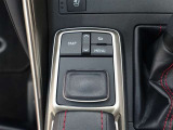 直感的な操作が可能なジョイスティックを搭載しております♪運転中の視線移動が少ないので安心ですね☆