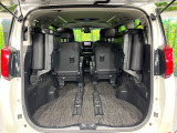 【パワーバックドア】スマートキーや運転席のボタンを押すだけでリアゲートが自動で開閉します!荷物を持っている時や、高い位置にあるバックドアを閉める際に便利な機能です♪