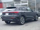【ブラックStyle】Audiは、流れるウィンカー、リアの横幅を強調する水平基調のデザインで、安定感・ワイド感を演出しております。