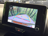 【バックカメラ】駐車時に後方がリアルタイム映像で確認できます。大型商業施設や立体駐車場での駐車時や、夜間のバック時に大活躍!運転スキルに関わらず、今や必須となった装備のひとつです!