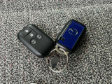 スマートキー2本付いております。