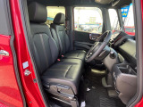 運転席シート廻りは使用感も少なく、良好な状態となっています。丁寧に使われていたことがよくわかりますね。