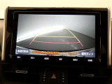 バックガイドモニターで、後方を確認しながら安心して駐車することができます。運転初心者も熟練者も必須の機能ですよ!