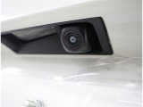 バックカメラが付いているので後方確認が非常にしやすいです。今や運転初心者も熟練者も必須装備!ついていて損はないですね♪