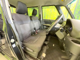 運転席シート廻りは使用感も少なく、良好な状態となっています。丁寧に使われていたことがよくわかりますね。