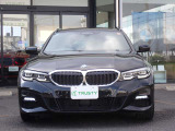 BMW在庫保有台数常時100台以上!ご来店の際はBMW本店(厚木市下荻野140-1)にご来店ください!弊社自慢の全天候型ショールーム!BMW在庫保有台数常時100台以上ございます!