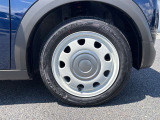 【純正ホイール】純正設計ならではの美しいデザインと精密な仕上げで、車両全体のスタイリングを引き立てます。