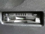 高速道路を賢く使うETC2.0装備です。高速道路とクルマが情報を連携して渋滞の迂回ルートや災害時の適切な誘導をしてくれたりします。
