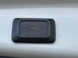 【パワーバックドア】スマートキーや運転席のボタンを押すだけでリアゲートが自動で開閉します!荷物を持っている時や、高い位置にあるバックドアを閉める際に便利な機能です♪