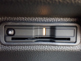 ■【ETC車載器】が装備されています。セットアップをしてお渡しとなり、ETCカードを差し込むだけで高速道路の利用が可能です。