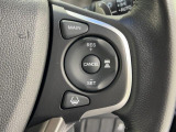 手触りの良いレザーハンドルにはホンダセンシングのコントロールスイッチが装備されており、ACCもハンドルから手を離さずに操作が出来ます。感覚で操作ができて便利で安全ですね!