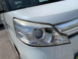 エンジンルームも綺麗に洗浄してから納車致します。普段あまり見ることが無い箇所だからこそ綺麗だと感動しますよね(*&acute;▽`*)