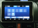 ディスプレイオーディオ。フルセグテレビを搭載。AM/FMラジオがご利用いただけます。Bluetoothオーディオにも対応しており、お気に入りの音楽をお楽しみいただけます。
