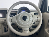 インテリアに合わせたデザインのステアリングは、運転される方のことも考え、運転しやすい形状、大きさです。是非一度、実際に触ってお確かめください。