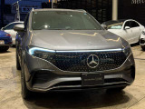 納車前整備は、メルセデスベンツ国際認定メカニックによる最新の検査ライン等の施設が充実した当社工場で入念に行います。メルセデス・ベンツの定める厳しい基準をクリアしたお車のみをご案内させて頂きます。