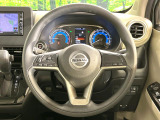 インテリアに合わせたデザインのステアリングは、運転される方のことも考え、運転しやすい形状、大きさです。是非一度、実際に触ってお確かめください。