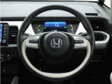 ◆ハンドル全体◆各種スイッチがハンドルから手を放さず操作できるので運転中でも楽に操作できます。
