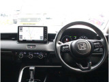 操作性に優れた運転席となります!小物入れや各ボタンの配置にこだわり、使いやすいです!座り心地もよく視認性も良好なのでロングドライブもお任せ下さい!