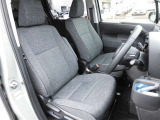【内装】シエンタの車内です♪もちろん、フロアマットもついてますよ〜!