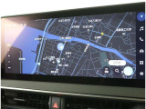 純正ナビを装備。タッチパネル式で使いやすく、お出かけもラクラクです。