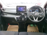 操作しやすい運転席廻り!操作パネルも使いやすい!!ドライブが楽しくなります!
