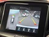 ●パノラミックビューモニター:専用のカメラにより、上から見下ろしたような視点で360度クルマの周囲を確認することができます☆死角部分も確認しやすく、狭い場所での切り返しや駐車もスムーズに行えます。