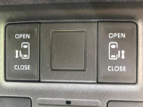 【両側パワースライドドア】スマートキーや運転席のスイッチで後席両側スライドドアの開閉が可能♪電動だから力を入れてドアを開ける必要が無く、小さなお子様でも簡単に開け閉めでき快適です♪