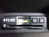 ■【ETC車載器】が装備されています。セットアップをしてお渡しとなり、ETCカードを差し込むだけで高速道路の利用が可能です。