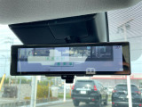 【 デジタルインナーミラー 】車両後方カメラの映像をミラーに映すことが出来ます! そのため、後席に人や荷物があって後方が見えづらい場合でもしっかり視界を確保することが出来ます!