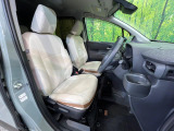 運転席シート廻りは使用感も少なく、良好な状態となっています。丁寧に使われていたことがよくわかりますね。
