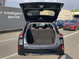 5名乗車時のラゲッジルーム。ちょっとしたお買い物などには十分な広さを確保しています。