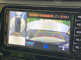 【パノラミックビューモニター】専用のカメラにより、上から見下ろしたような視点で360度クルマの周囲を確認することができます☆死角部分も確認しやすく、狭い場所での切り返しや駐車もスムーズに行えます。