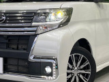 【LEDヘッドライト】悪天候や夜間走行時も良好な視界を確保し安心して運転できる高輝度LEDヘッドライトを装備!点灯速度が早く、消費電力も抑えられています。
