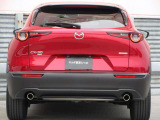 CX-30のエクステリアデザインは、明確なラインを使わず、面の動きのみで表現。アートとしての美しさと生命感を感じさせるデザインを創生しています