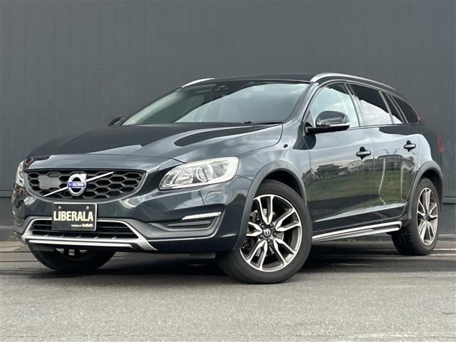 V60クロスカントリー D4 SE ディーゼル 4WD 本革シート