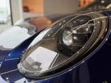 【PDLS Plus マトリックスビームLEDヘッドライト】カメラで周囲の状況を判断、片側84個のLED素子により最適な配光を実現します。