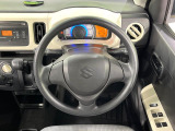 インテリアに合わせたデザインのステアリングは、運転される方のことも考え、運転しやすい形状、大きさです。是非一度、実際に触ってお確かめください。