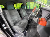 運転席シート廻りは使用感も少なく、良好な状態となっています。丁寧に使われていたことがよくわかりますね。