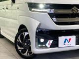 【LEDヘッドライト】悪天候や夜間走行時も良好な視界を確保し安心して運転できる高輝度LEDヘッドライトを装備!点灯速度が早く、消費電力も抑えられています。
