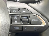 【レーダークルーズコントロール】高速道路での長距離走行が楽に!!自動で速度を保つクルーズコントロールが、衝突軽減システムと連携し、前方の車両を感知して車間を保つように速度調節してくれます!!
