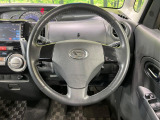 【純正革巻きステアリング】上質な革を使用することで、手にしっかり馴染みとても運転しやすいハンドルです♪