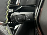 アクティブクルーズコントロール(ストップ&ゴー機能付) 前走車がいる場合はレーダーと車載カメラがその速度と距離を検知し自動制御によって適切な車間距離を保ちます。