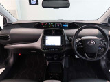 高いホールド性で運転姿勢が安定します。長距離ドライブでも疲れにくいのが魅力です。快適なドライビングライフをお送りください♪