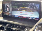 【パノラミックビューモニター】専用のカメラにより、上から見下ろしたような視点で360度クルマの周囲を確認することができます☆死角部分も確認しやすく、狭い場所での切り返しや駐車もスムーズに行えます。