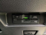 ETCももちろん搭載。いちいち料金所で停車する必要なんて当然ないです。スムーズにストレスなくドライブをお楽しみください。(※支払総額にセットアップ費用は含まれておりません。)