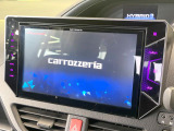 【大画面ナビ】人気の大型10インチナビを装備。存在感のある大画面はインパクト大!ナビ利用時のマップ表示は見やすく、テレビやDVDは臨場感がアップ!いつものドライブがグッと楽しくなります♪